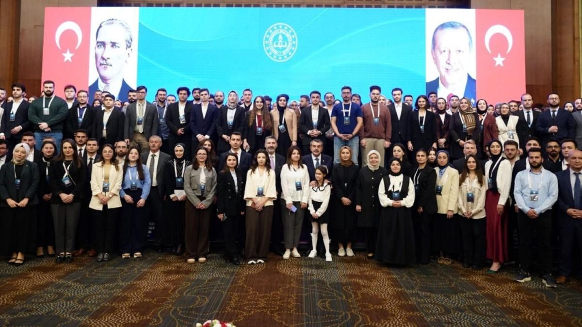 Milli Eğitim Bakanlığı 811 öğrenciyi yurt dışına gönderecek