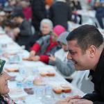 Torbalı Belediyesi'nden Cumhuriyet Mahallesi'nde Dev İftar