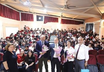 Üniversite Sınavı Öncesinde Rektör Akpınar'dan Liselerde Kariyer Buluşmaları
