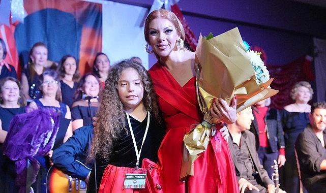 Burhaniye'de Müzik ve Dayanışma Gecesi Fark Yarattı