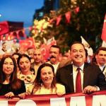 Fener Alayı, Ozbi Konseri ve 300 Dronluk Gösteri Büyüledi