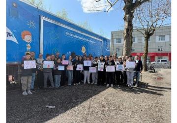 Ateşböceği'nin ışığı boyama kitabına dönüştü: Domino's'tan çocuklara 23 Nisan armağanı!