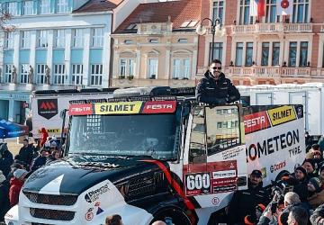 Prometeon, Dakar Şampiyonu Martin Macík Jr. ile iş birliğini yenilediğini ve 2026 Dakar Rallisi'ne katılacağını duyurdu