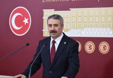 Mustafa Alkayış: ‘Bayrağımız; onurumuzdur, birliğimizdir, ortak geleceğimizdir’