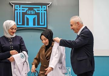 Geleceğin Hekimi Tıp Fakültesi 1. Sınıf Öğrencileri Beyaz Önlüklerini Giydi