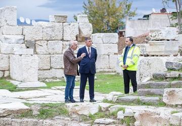 Smyrna Tiyatrosu gün yüzüne çıkıyor