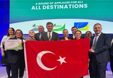 İzmir turizmde iddiasını büyütüyor