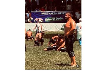 Kemer Belediye güreşçisi boy atladı