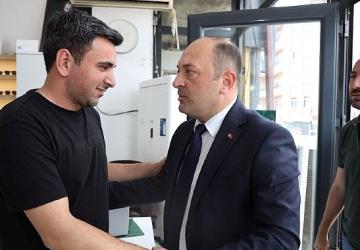Belediye Başkanı Selçuk Yıldız'dan 1 Haziran Optisyen ve Gözlükçüler Günü'nde Anlamlı Ziyaret