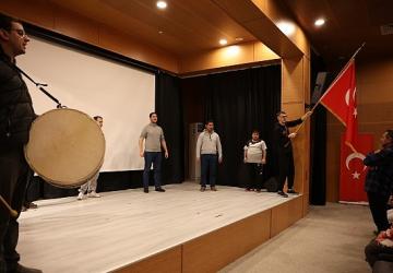 Engelleri aşan adımlar sahneye taşınıyor