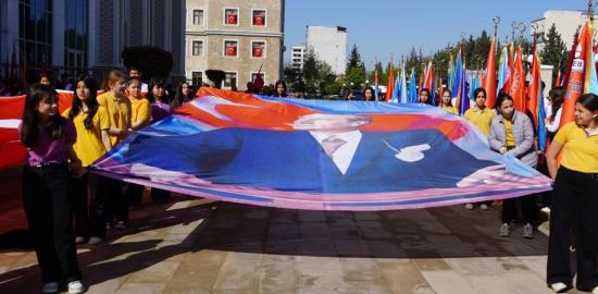 Adıyaman’da 23 Nisan etkinlikleri kapsamında çelenk sunma töreni gerçekleştirildi - Videolu Haber