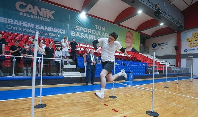 POMEM Adayları Canik'e Koştu: Gençlerin Durağı Canik Ücretsiz Akademiye Hazırlık Kursları Oldu