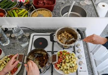 Sağlıklı sofralar, güçlü kadınlar: Mahalle Mutfağı açıldı