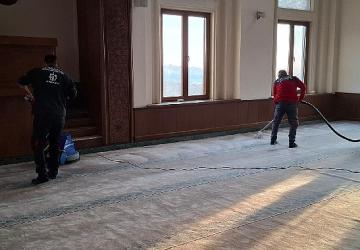 Büyükşehir'den Şekerpınar'daki camiye detaylı temizlik