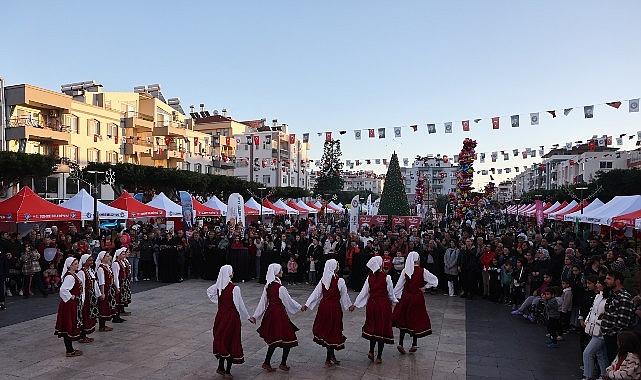Başkan Vekili Büşra Özdemir Noel Baba Festivali'ne katıldı