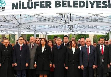 Nilüfer, 23 Nisan'ı Cumhuriyet Meydanı'nda kutladı