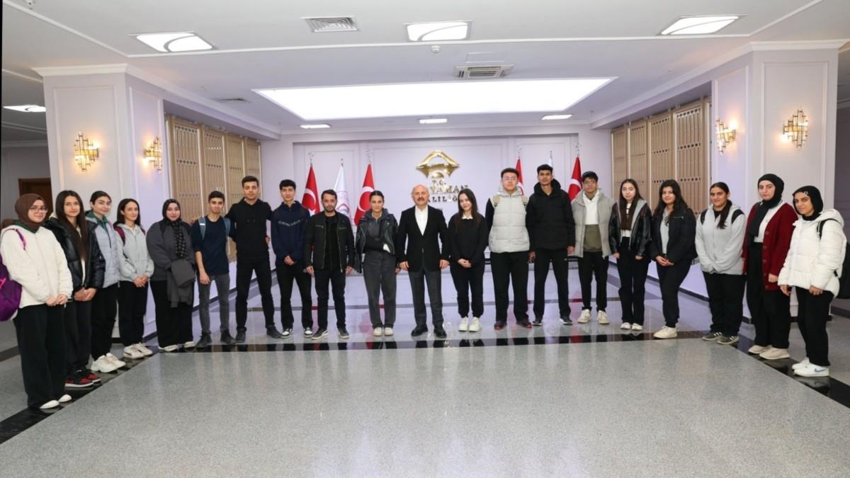 Vali Varol, Yiğit Ali Çavuş Anadolu Lisesi öğrencilerini ağırladı