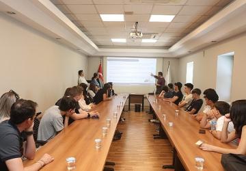 Nilüfer'in yeşil enerji vizyonu Avrupalı gençlere anlatıldı