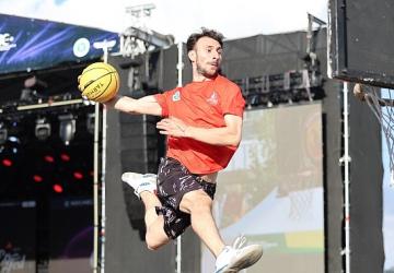 “Karizma Show" EnFest'te havalara uçtu