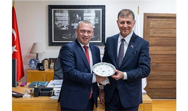 İzmir-Macaristan hattında “kardeş kent" ilişkisinin temelleri atıldı