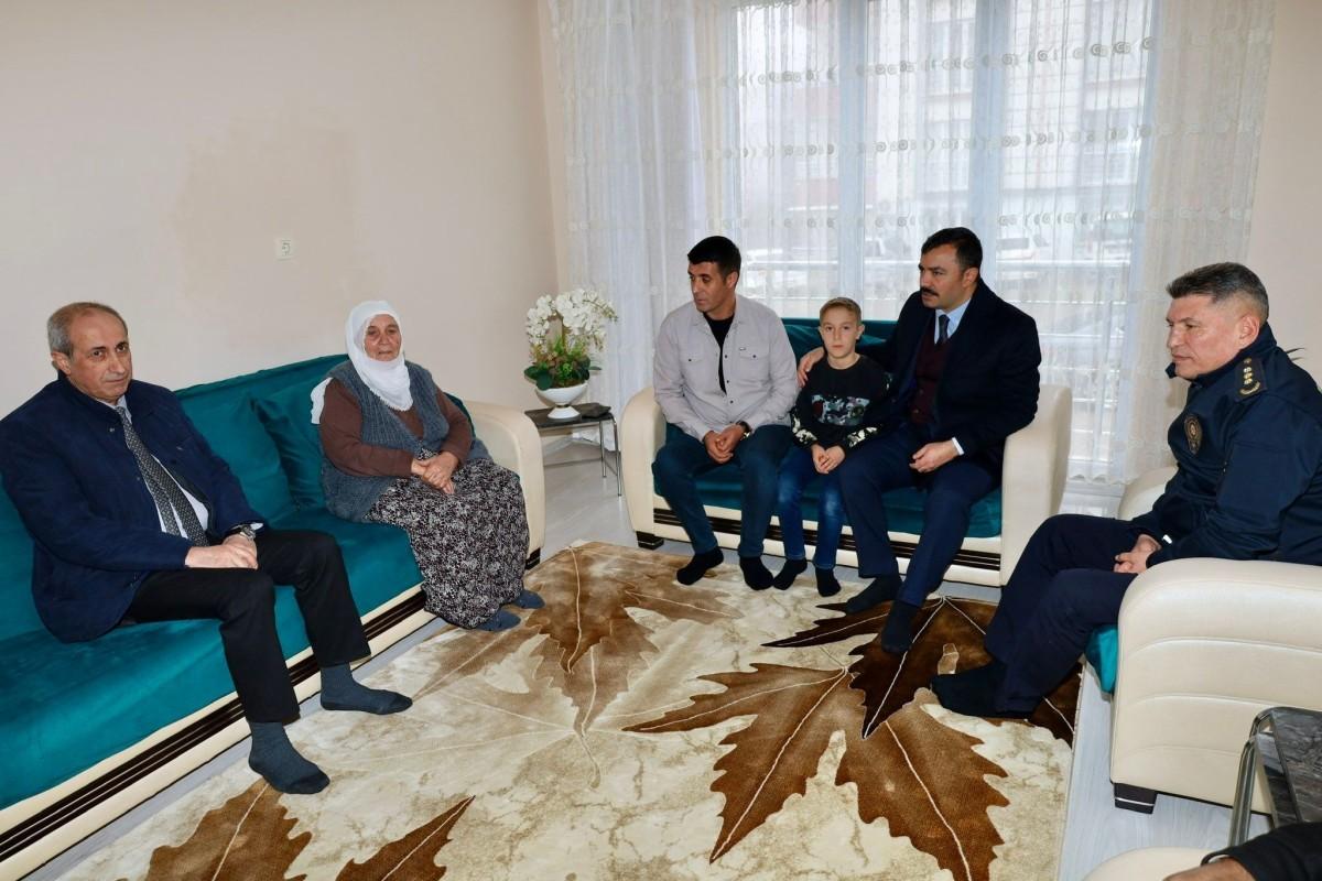 Kahta Kaymakamı şehit ailelerine ziyarette bulundu