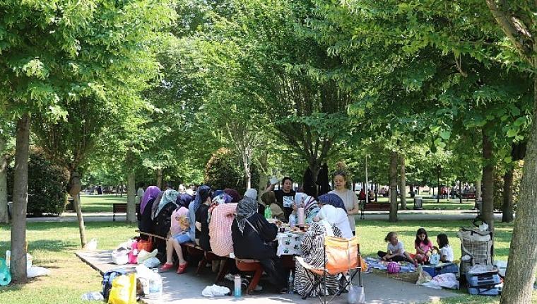 Maltepe'de kadınlar bahar pikniğinde buluştu