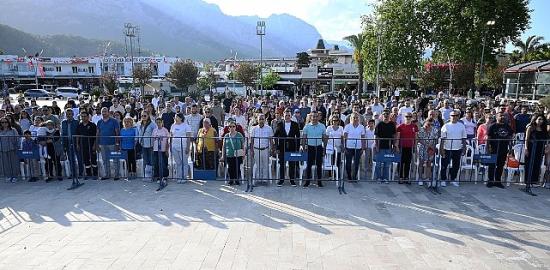 Minik öğrencilerden muhteşem dans gösterisi