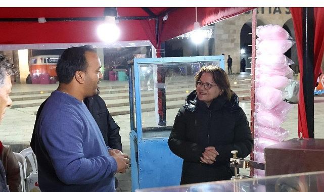 Didim Cumhuriyet Kent Meydanı'nda Yılbaşı Coşkusu Her Akşam Devam Ediyor