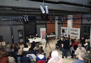 Seray Şahiner, son romanını doğduğu şehir Bursa'da anlattı