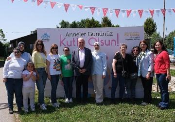 Başkan Şadi Özdemir Anneler Günü'nü Bizim Ev katılımcılarıyla kutladı