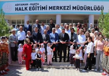 Kahta Halk Eğitimi Merkezi yıl sonu sergisi açıldı