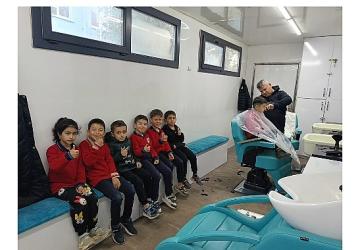 Mobil Kuaför Tırı öğrencilerin hizmetinde
