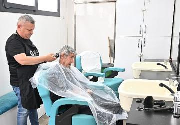 Mobil Kuaför 'den huzurevi sakinlerine bayram tıraşı