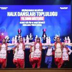 Küçükçekmece Belediyesi Halk Dansları Topluluğu'nun Yılsonu Gösterisi İzleyenleri Büyüledi