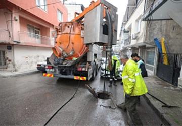 Ekipler 24 saat sahada