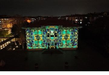 Konya Büyükşehir, Taş Bina'nın Tarihi Silüetinde Video Mapping Gösterisi Başlattı