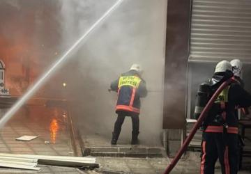 Besni’de hırdavat dükkanında yangın çıktı