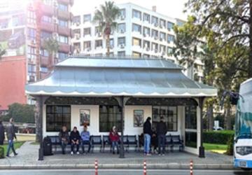 İzmir'in kimliğini yansıtan simgesel durak