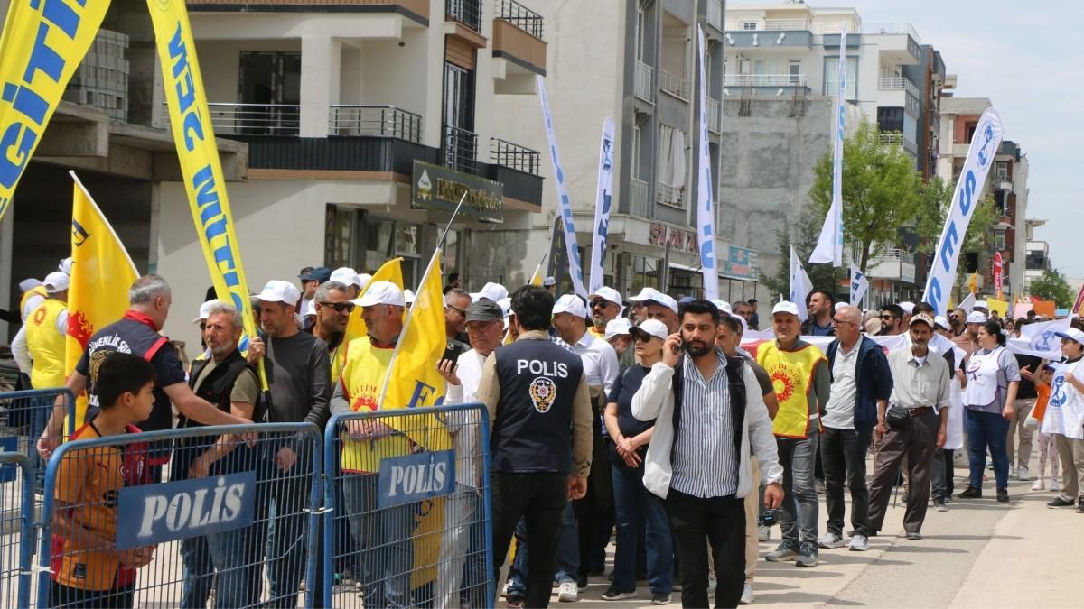 Adıyaman’da 1 Mayıs Emek ve Dayanışma Günü halaylarla kutlandı - Videolu Haber
