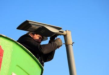 Duraklara güneş enerjili aydınlatma çözümü