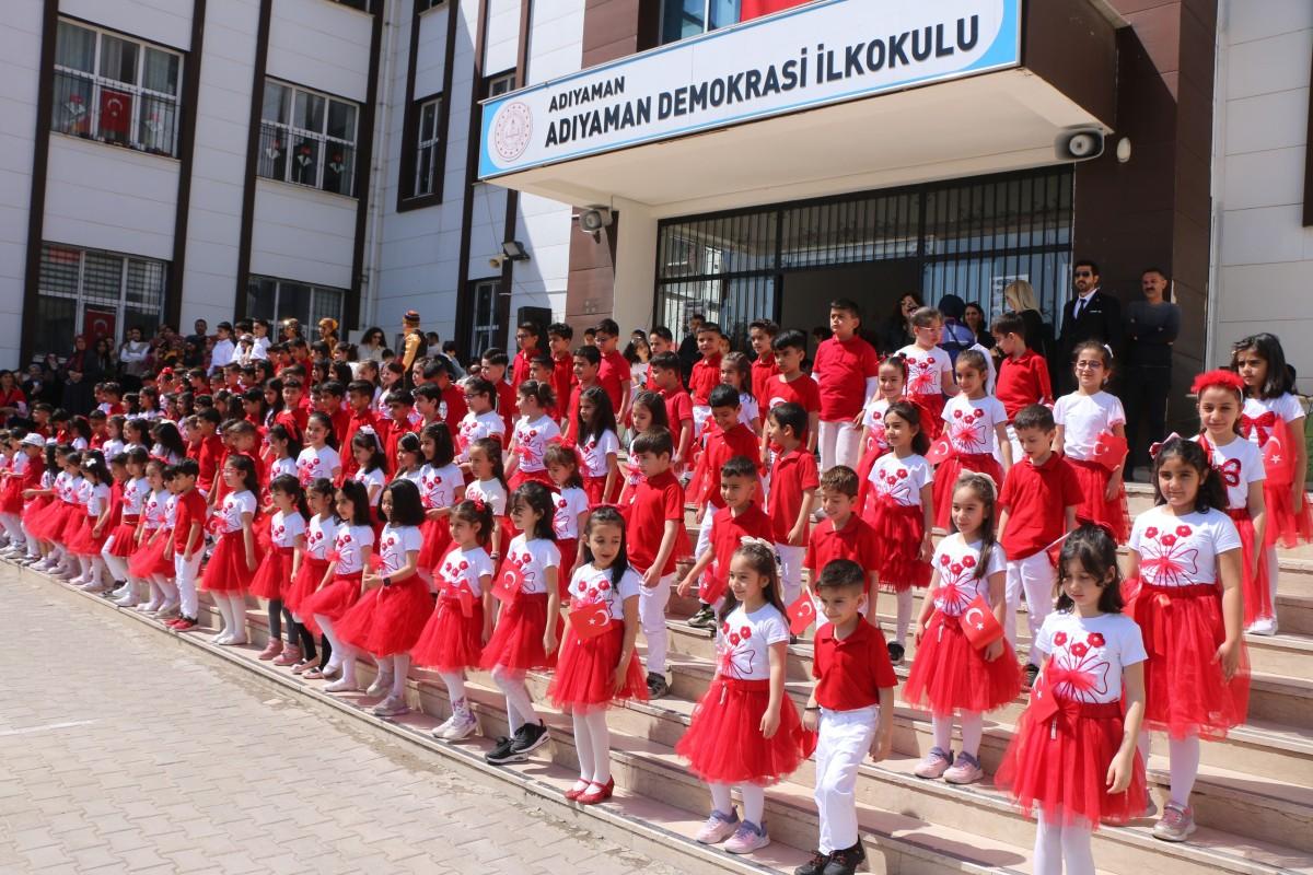 Adıyaman’da Demokrasi İlkokulu’nda 23 Nisan Coşkusu Yaşandı - Videolu Haber