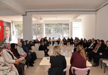 8 Mart'a Özel Anlamlı Seminer