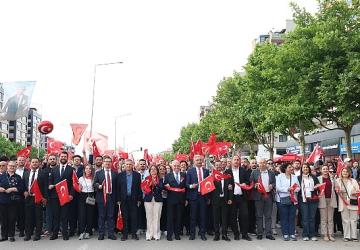 Nilüfer'de binler Cumhuriyet için yürüdü