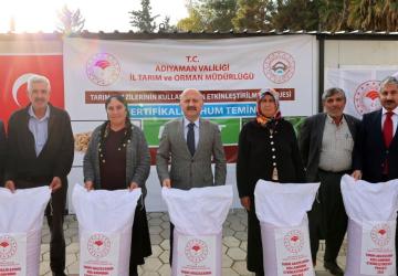 Adıyaman’da üreticiye güçlü destek: 666,5 ton sertifikalı nohut tohumu dağıtımı yapıldı