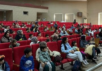 Gölcük'te Çocuklara Özel Sahne Etkinlikleri Dolu Dolu Geçiyor