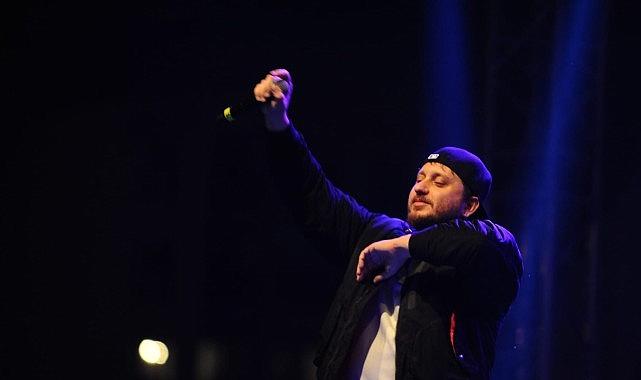 Karşıyaka Yeni Yıl Festivali'nde Anıl Piyancı coşkusu!