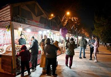 Kemer'de yılbaşı coşkusu musiki dinletisiyle başladı