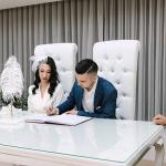 Balçova'da Yeni Evlenen Çiftlere Alışveriş Kartı Desteği