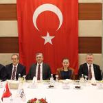 Başkan Vekili Özdemir iş dünyası ile iftarda bir araya geldi