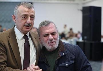 Başkan Büyükakın'ın, pazarcı esnafıyla yaptığı iftara yoğun katılım